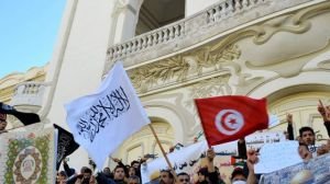 Tunisdə etirazçılarla polis arasında toqquşmalar baş verib, ölən və yaralananlar var