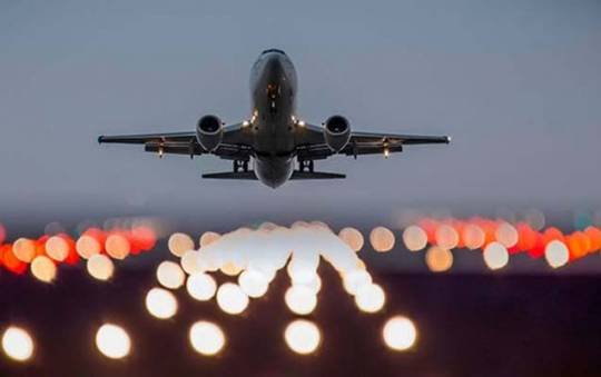 İki aviaşirkət Bakıya uçuşlar barədə saziş imzaladı