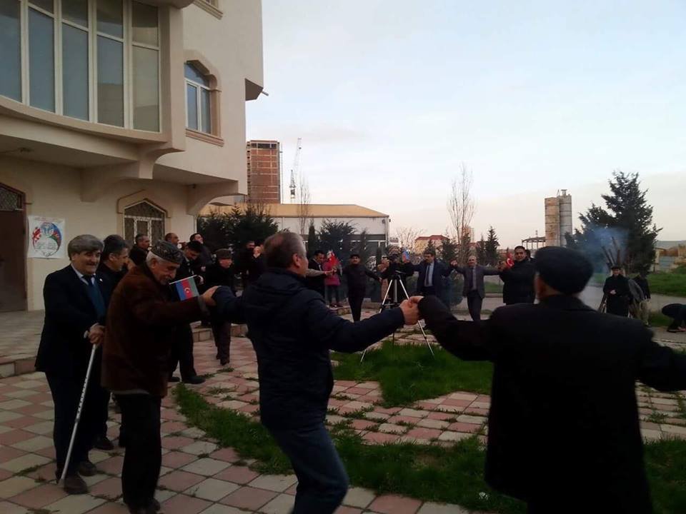 Borçalı Cəmiyyəti Novruz tonqalı ətrafında AFRİN mesajı verdi