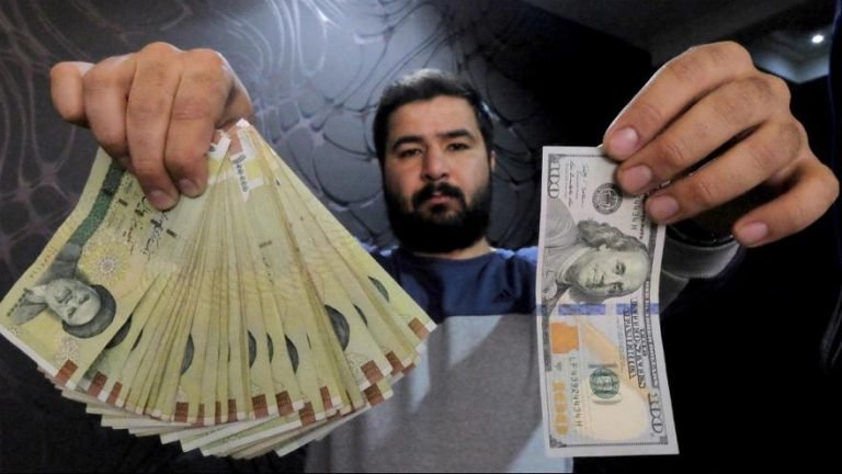 İran rialı kəskin ucuzlaşıb –Ruhani hökumətindən narazılıq artır