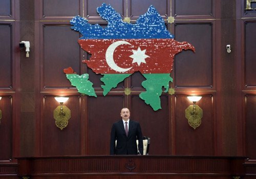 MİLLİ MƏCLİSDƏ İCLAS BAŞLANIB –Prezident İlham Əliyev iclasda iştirak edir