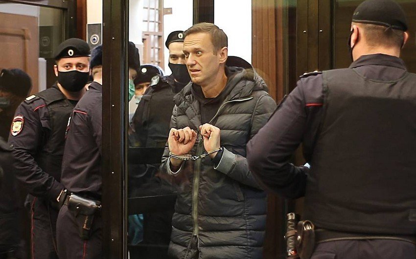 Aleksey Navalnı 3,5 il müddətinə azadlıqdan məhrum edildi- Məhkəmə qərarı