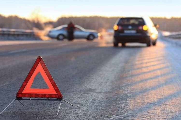 Kürdəmirdə avtomobil aşdı: Ölən və yaralananlar var - FOTO