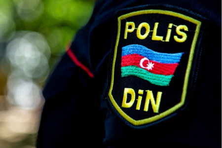 Azərbaycanda polis ehtiyatsızlıqdan güllə yarası aldı