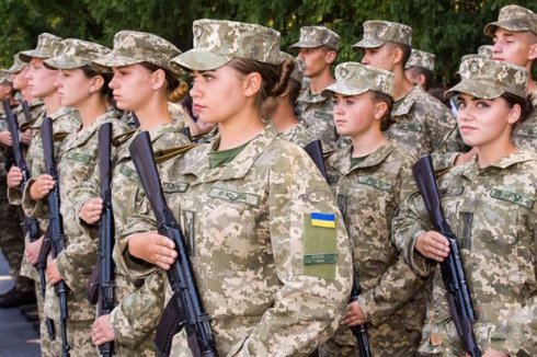 Ukraynada döyüşən və ölən qadın hərbçilərin sayı açıqlandı