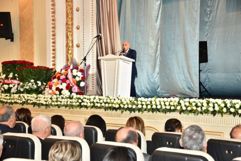 Sumqayıt Dövlət Dram Teatrında Sumqayıt Dövlət Universitetinin 60 illik yubileyi təntənə ilə qeyd edildi