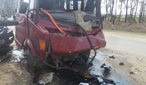 Şəmkirdə mikroavtobus qəzaya uğradı: 6 yaralı