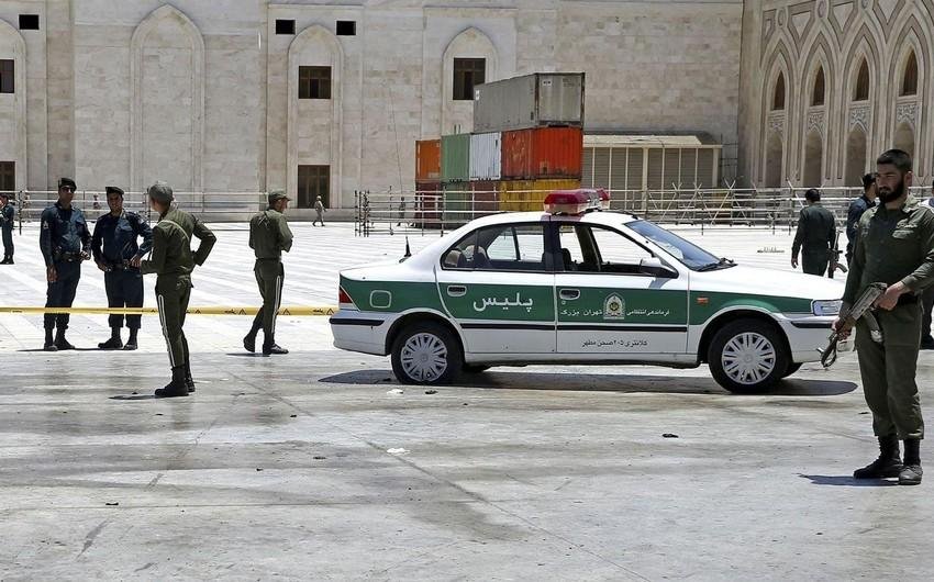 İranda polis əməkdaşları güllələnib - Bir nəfər ölüb