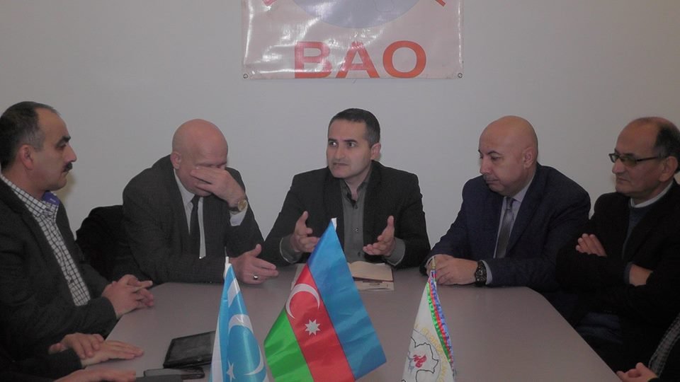 “Bütöv Azərbaycan ideyasının KİV-də təbliğinin hazırkı durumu” mövzusunda diskussiya  keçirildi