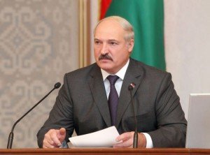 Lukaşenko 2 naziri qovub, birini də zavoda işləməyə göndərdi