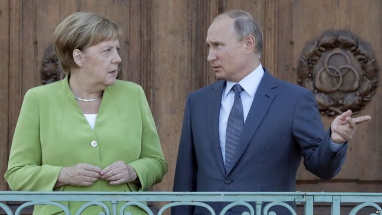 Merkel Tiflisdən Putinə mesaj verdi: