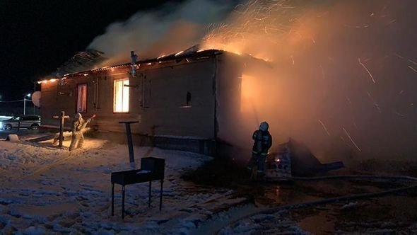 Rusiyada dəhşət: Qadın dörd uşaqla yanaraq öldü - FOTO