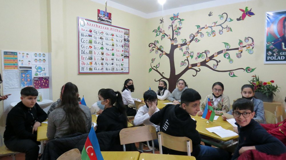 Təlimdə bir qalanın sirri kinofilmindən fraqmentlər göstərildi