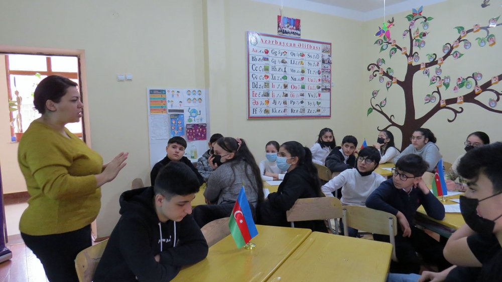 Təlimdə bir qalanın sirri kinofilmindən fraqmentlər göstərildi