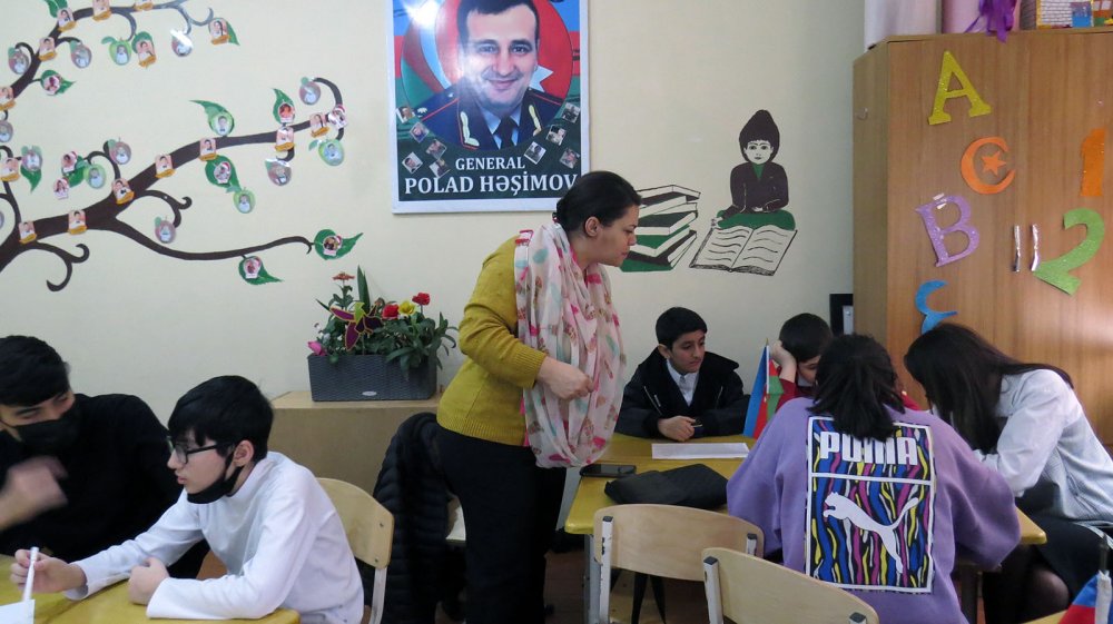 Təlimdə bir qalanın sirri kinofilmindən fraqmentlər göstərildi