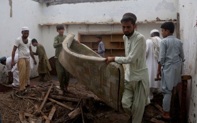 Pakistanda faciə: Səkkiz uşaq uçan damın altında qaldı