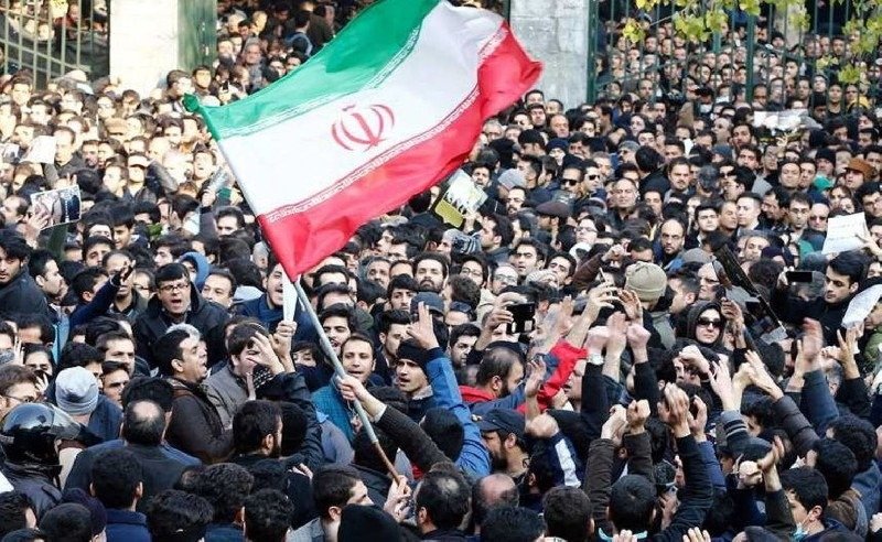 İranda neft emalı zavodunun işçiləri etiraz aksiyası keçirdi