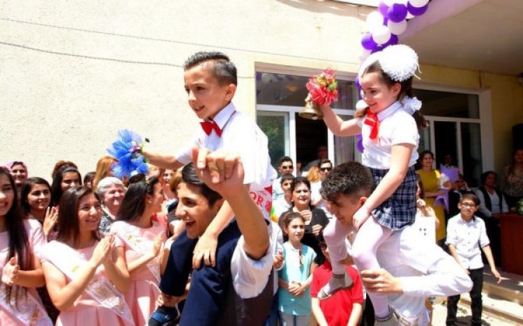 Bu gün məktəblərdə “Son zəng” çalınacaq
