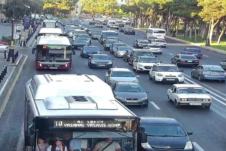 Bakıda sıxlıq olan yollar açıqlanıb