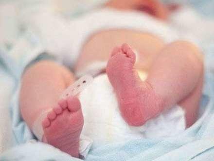 10 günlük körpəsini zibil qutusuna atan qadın kimdir?