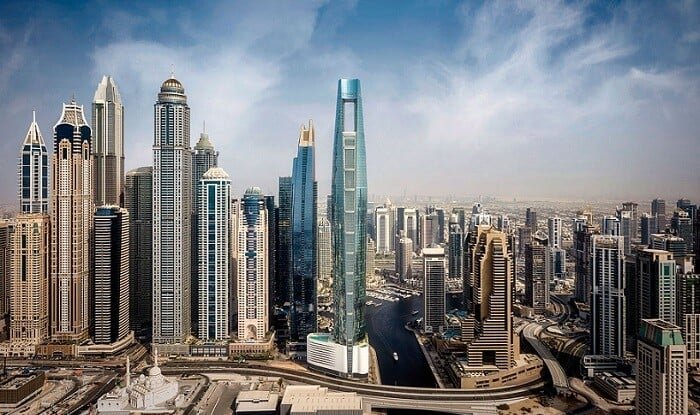 Dubayda dünyanın ən hündür oteli açıldı