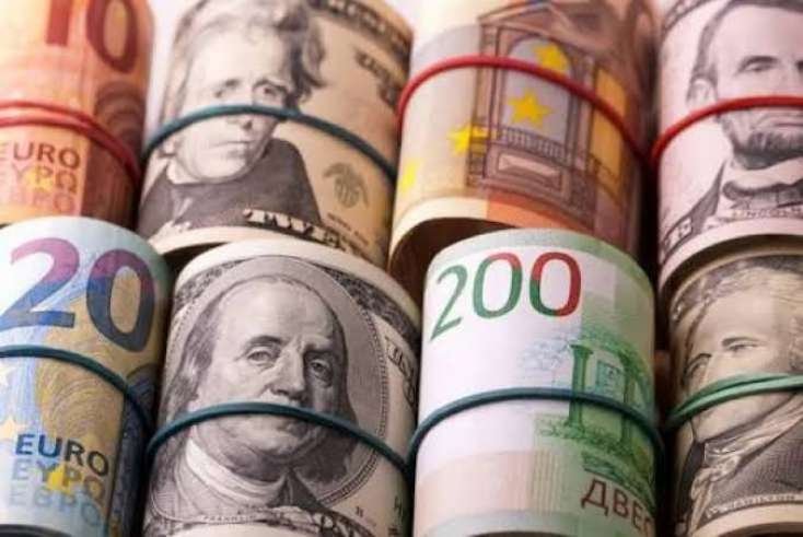 Avro ucuzlaşdı, rubl bahalaşdı