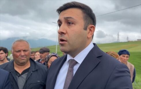 Dövlət İdarəsinin qərarını Göyçay Rayon İcra Hakimiyyətinin başçısı Orxan Mürsəlov qəsdən qərəzli olaraq icra etmək istəmir. - İTTİHAM FOTO/VİDEO