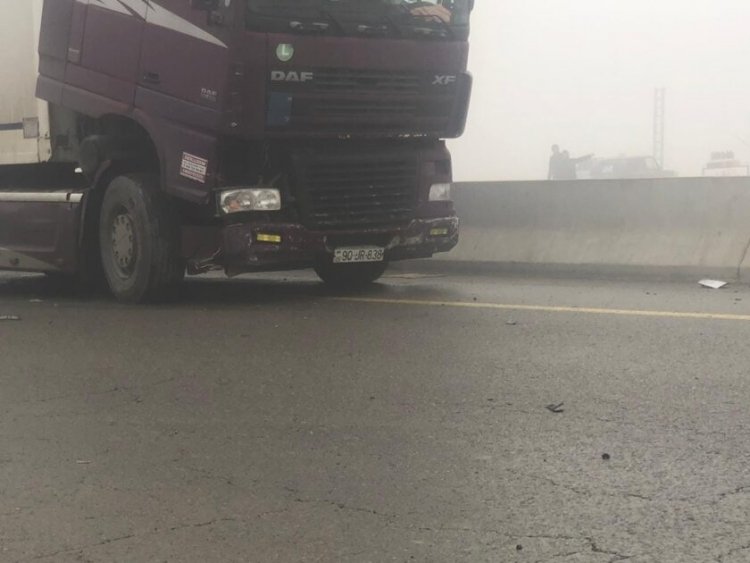 Biləsuvarda yük maşını qəza törədib